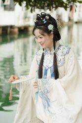 -一揽芳华汉服旗袍体验馆(拙政园店)