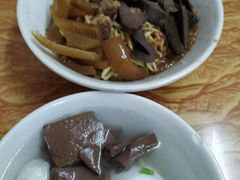 -松树干拌面店