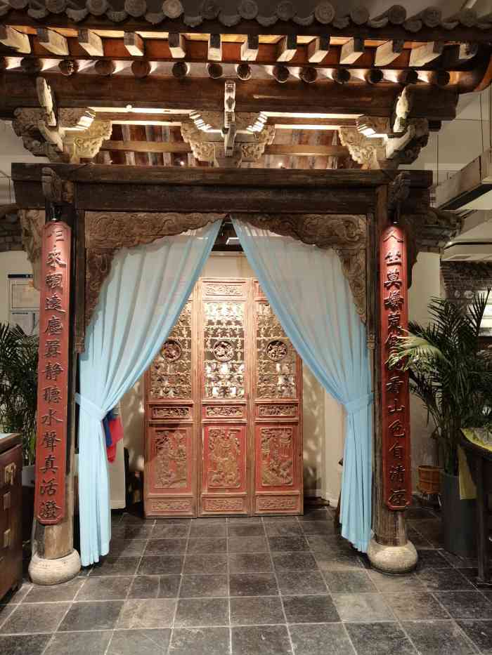 城墙根茶馆(cbd店)-"[薄荷]环境:好[ok]布置得挺雅致,.