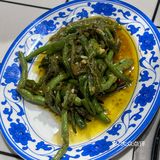 她老公是做鸡的🐔