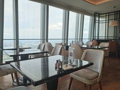 -云端西餐厅(南宁龙光那莲豪华精选酒店)