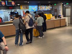 -麦当劳(上海虹桥站30B检票口楼上)