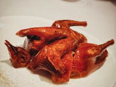 招牌玻璃皮乳鸽-北京厨房(SKP店)
