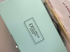 -顶东面包花园·生日蛋糕(世博店)
