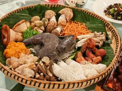 -彩云天云南餐厅