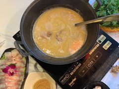 -鲜入围煮花胶鸡海鲜火锅