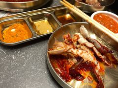 -草家酱蟹炭火烤肉店(珲春南路二店)