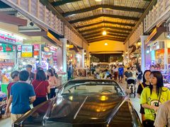 -席娜卡琳火车铁道夜市