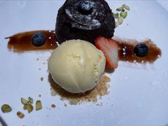 经典巧克力熔岩蛋糕-弘雅饭店