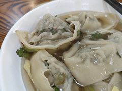-禾诗夜市大饼油条(松江店)