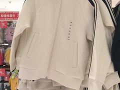 -优衣库(上海金桥国际商业广场店)