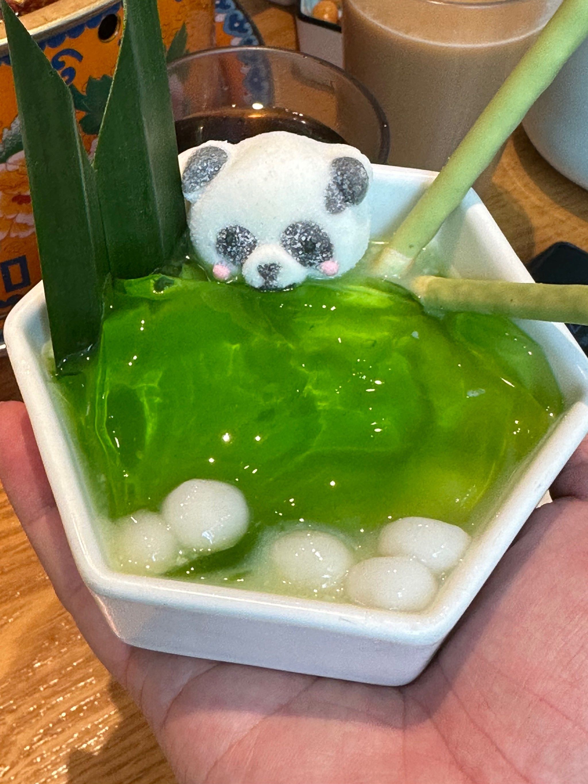 冰粉为什么是绿色的呢