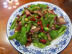 青椒炒腊肉-椒香川流不息川菜馆(二七北路店)