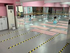 -蒲公英舞蹈艺术中心(解放路校区)
