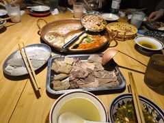 -洱火云南酸菜牛肉火锅(石景山当代商城店)