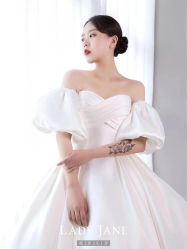 -Lady  Jane高端婚纱礼服馆