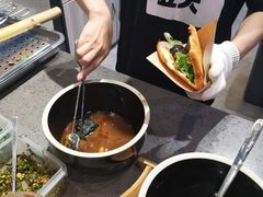 臭豆腐夹馍-自黑豆夫·臭豆腐夹馍(四海唐人街店)
