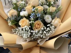 -亭亭鲜花店(中山北路店)