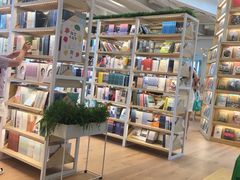 -猫的天空之城概念书店(北戴河蔚蓝海岸店)