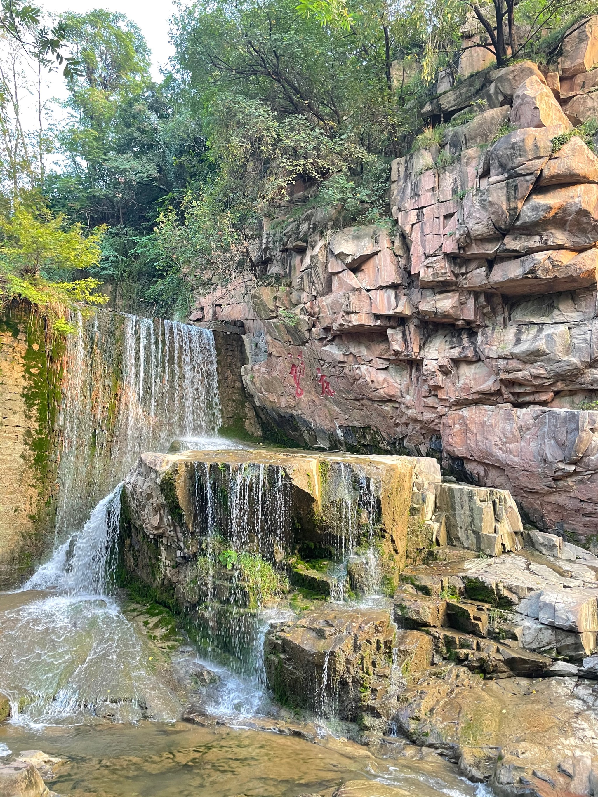 溧阳燕山公园瀑布图片