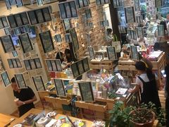 -猫的天空之城概念书店(杭州南宋御街店)