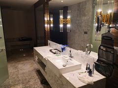 -上海虹桥西郊假日酒店