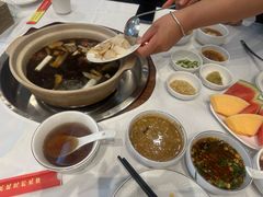 -天宜隆蘑菇宴火锅(石景山旗舰店)
