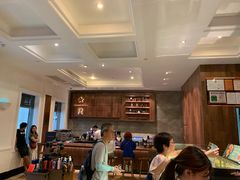 大堂-星巴克臻选(广州沙面店)