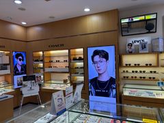 -光明眼镜·蔡司授权(徐泾店)