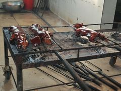 -黄记四更烤乳猪店