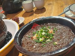 -帅巴人舅母子腊蹄民俗村