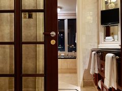 -广州富力丽思卡尔顿酒店