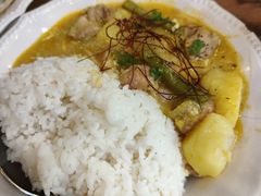 厚椰黄油咖喱鸡饭-CowCow其其·牛杂咖啡公司(六运店)