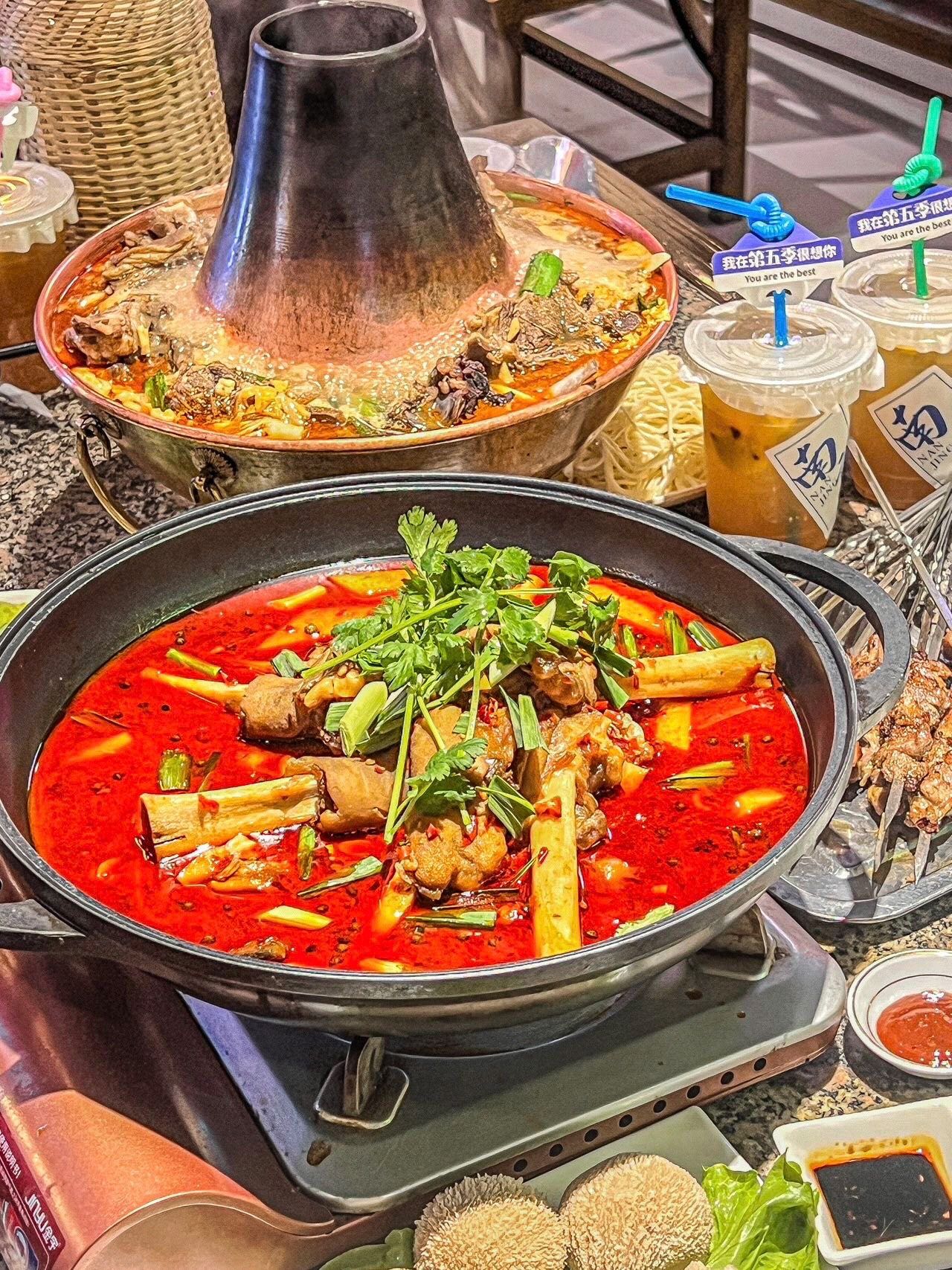 南京不愧是大城市…吃到了贵州羊蹄火锅