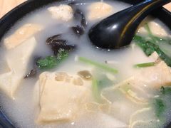油豆腐面筋汤-小杨生煎(虹桥机场T1到达店)