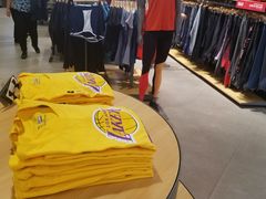 -UNDER ARMOUR(新燕莎奥莱店)