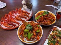 -虾弄弄海派小龙虾·牛羊蝎子火锅