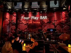 -FOUR PLAY BAR
