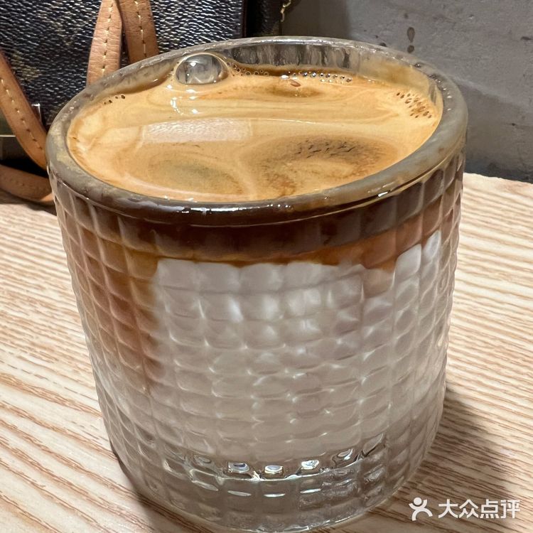 新品沸拉明戈很好喝，二层还有室外观景位！