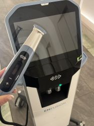 -AURAS璈然科技护肤中心