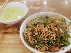-胡成记口蘑龙眼包子(盐道街店)