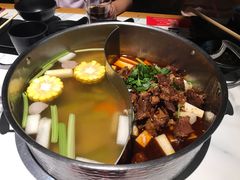 秘制鲜牛腩鸳鸯锅-今日炊牛·潮汕牛肉火锅(华采天地店)