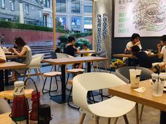 大堂-龙治汉堡(中华城店)