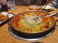 -洱火云南酸菜牛肉火锅(石景山当代商城店)