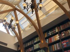 -钟书阁(松江泰晤士小镇店)