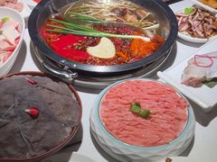 -茅草房·河畔园林火锅