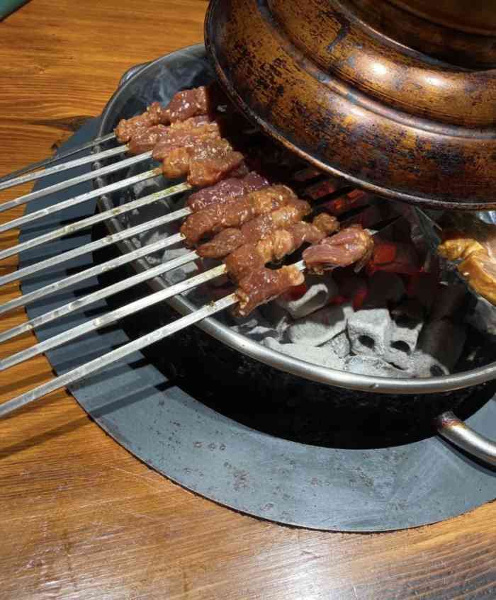 梁山烤肉(洛邑古城店)-"来洛阳玩儿,水席不太合胃口,还是和姐姐来.