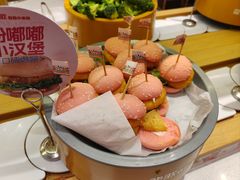 粉嘟嘟小汉堡-龍歌自助小火锅(崂山丽达店)