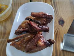 红烧乳鸽-崖口煲仔饭