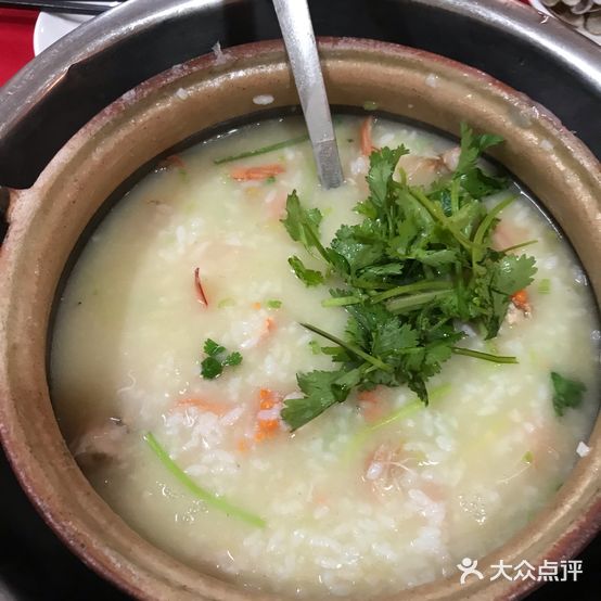 财记沙锅粥(金碧路店)